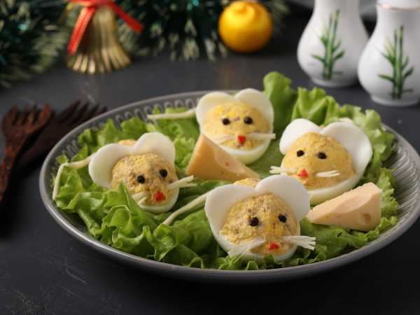 Фаршированные яйца «Морковка» на Новый год Кролика (2023)