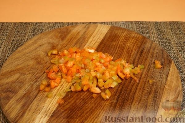 Рыбный рулет с морковью, сладким перцем и сыром (в духовке)