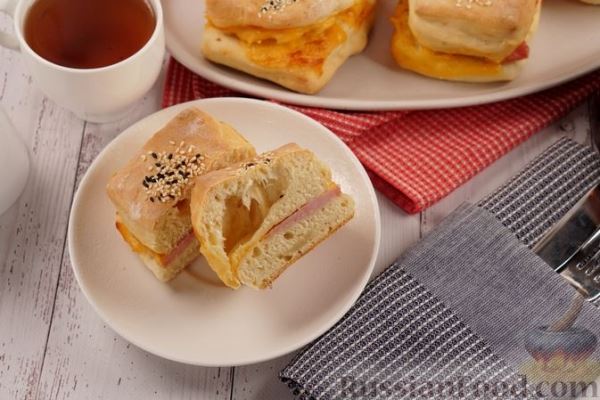 Сливочные бездрожжевые булочки-сандвичи с ветчиной и сыром