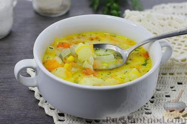 Суп с цветной капустой, кукурузой и плавленым сыром