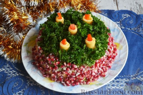 Слоеный салат «Новогодние свечи» с ветчиной
